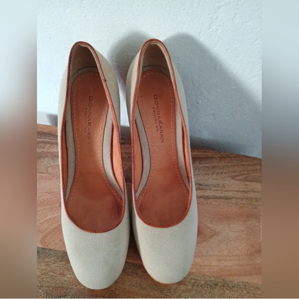 DONNA KARAN Vintage Cream and Brown Heels Elegant Design Ladies Size US| 9.5